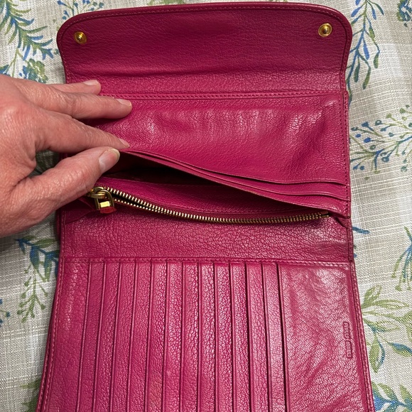 Miu Miu Fuchsia Leather Long Flap Wallet with Gold Logo - Picture 4 of 16